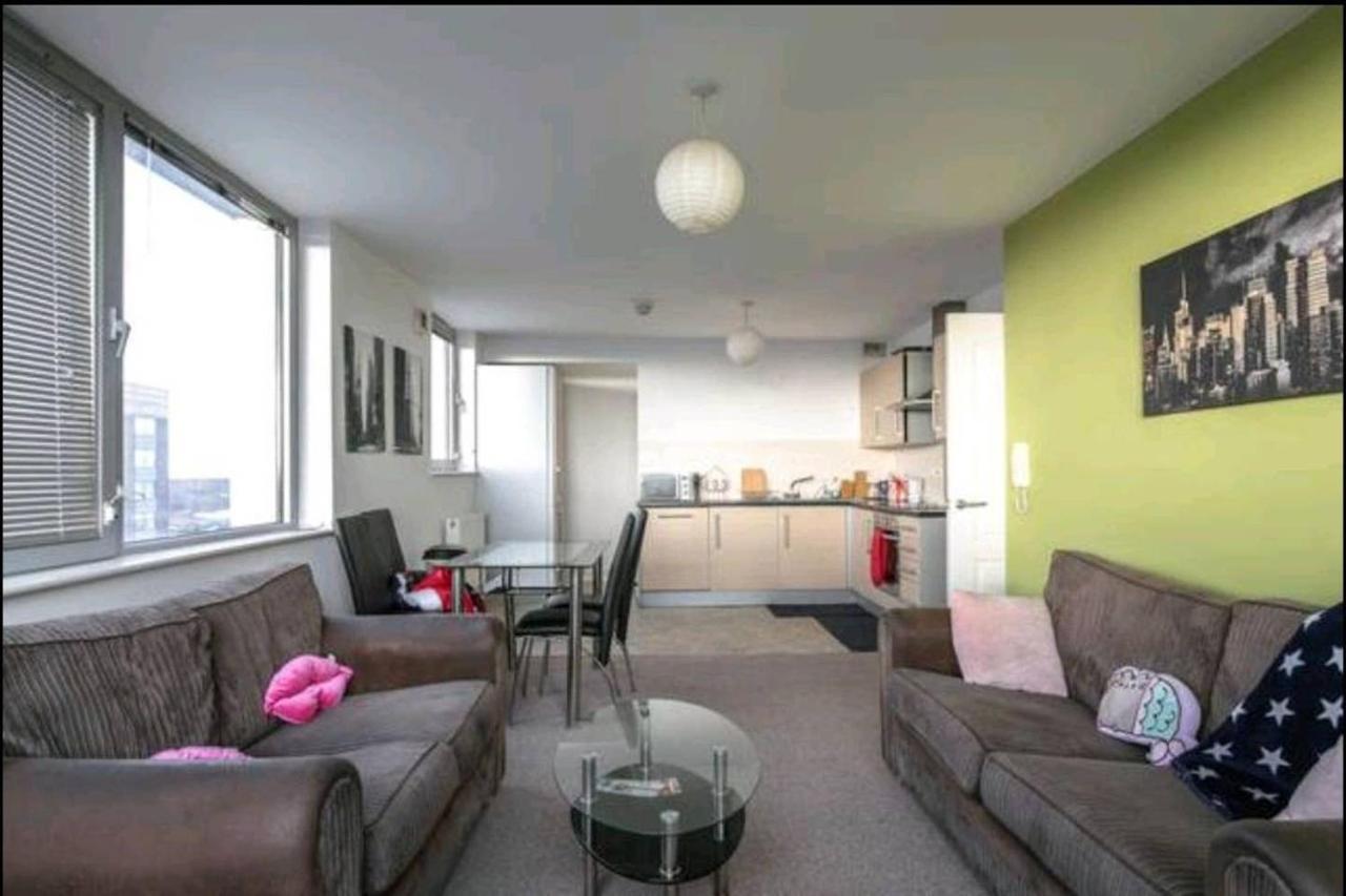 Large 3 Bedrooms In Liverpool City Centre, Free Parking Eksteriør bilde