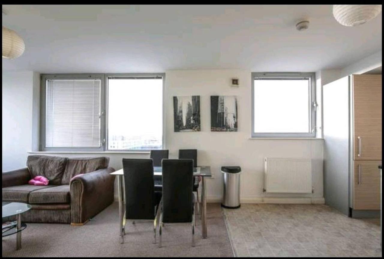 Large 3 Bedrooms In Liverpool City Centre, Free Parking Eksteriør bilde